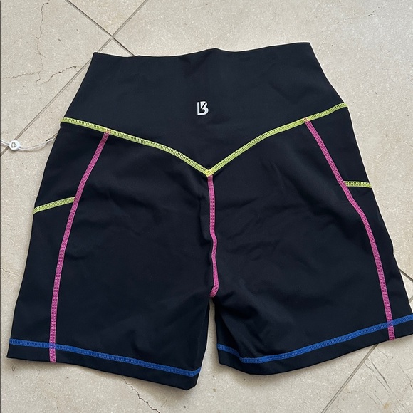 BuffBunny Black/ multi color Wave Shorts Size Medium NWT - Picture 5 of 7